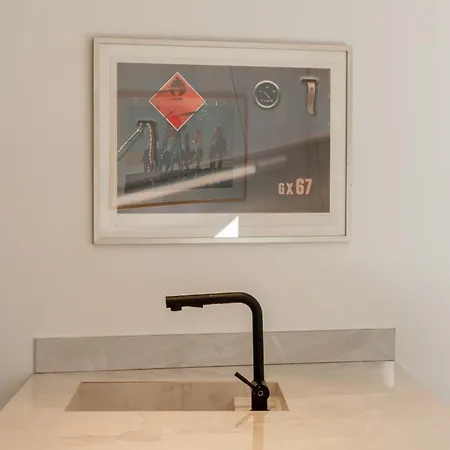 Elegant Duplex With Private Garden Terrace *