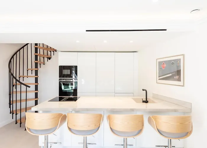 Elegant Duplex With Private Garden Terrace Lägenhet Cannes