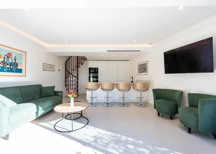 Elegant Duplex With Private Garden Terrace Lägenhet *