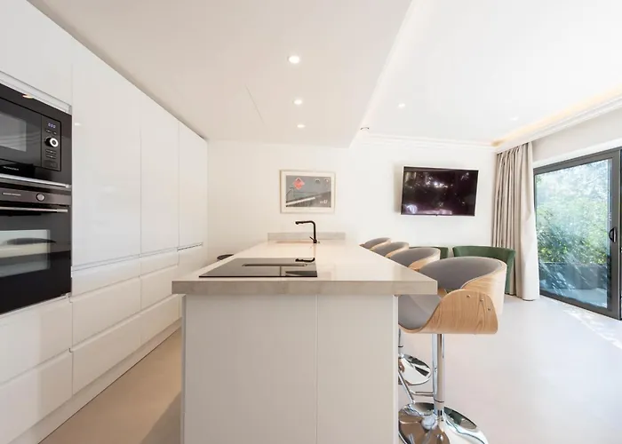 Elegant Duplex With Private Garden Terrace Apartment Cannes