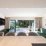 Elegant Duplex With Private Garden Terrace 戛纳
