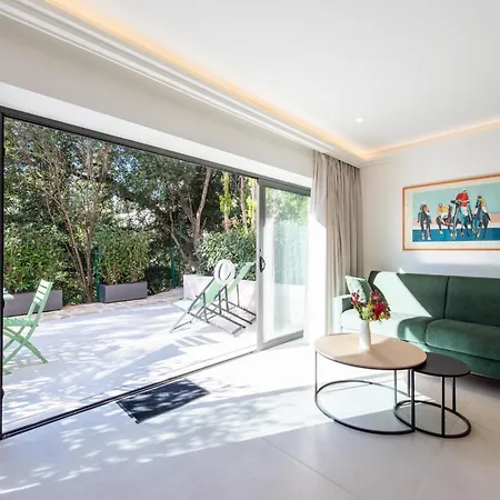 Elegant Duplex With Private Garden Terrace Apartment